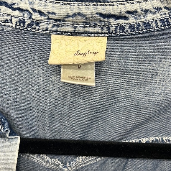 Daytrip Jean Jacket - Picture 2 of 3